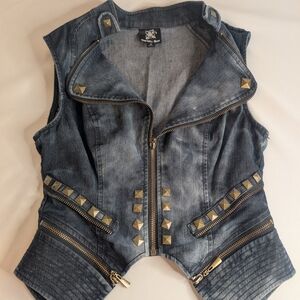 Double Zero Juniors Size Small Studded Denim Vest with Zipper Details